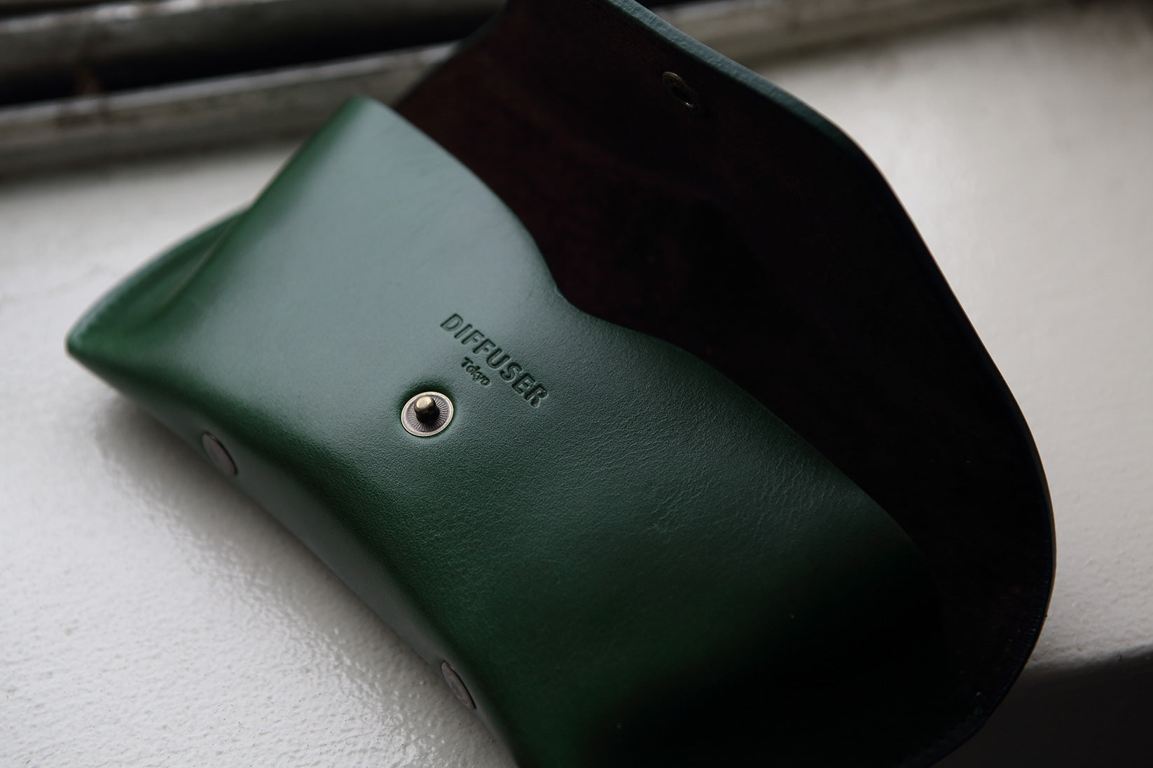 DIFFUSER(ディフューザー) SG1076A OIL LEATHER EYEWEAR CASE ブラック